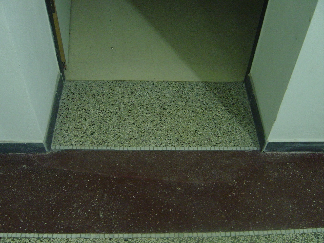 Terrazzo Detail nachher – Hochglanz