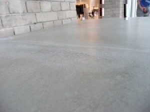 estrich-vorher-nachher-1_70d45acd Estrich schleifen Vorher/Nachher Berlin – Professionelle Bearbeitung vom Stein-Doktor