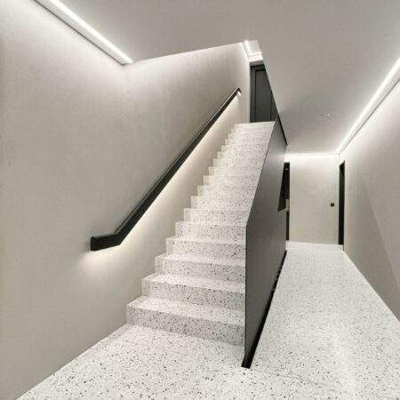 terrazzo-treppenhaus-beleuchtung_2cc5c88a Modernes Terrazzo-Treppenhaus mit LED-Beleuchtung